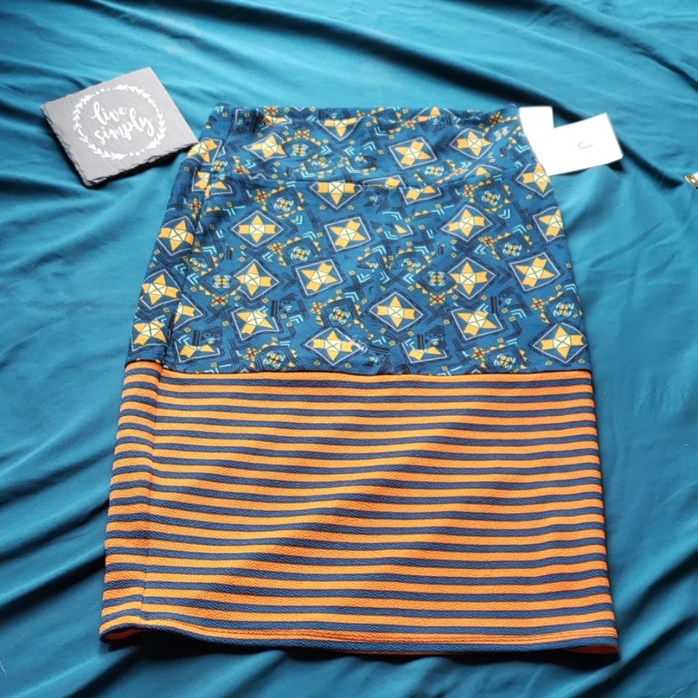 BNWT Lularoe Cassie Skirt